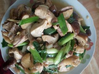 鸡肉炒香菇的做法步骤：3