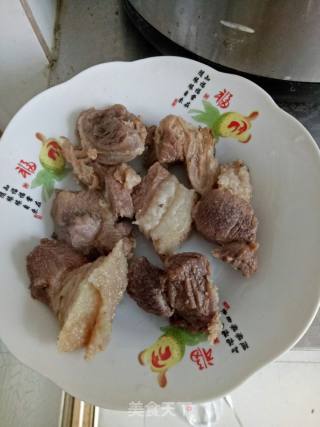 肉加馍的做法步骤：1