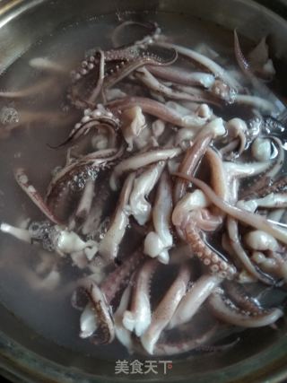 香辣鱿鱼须的做法步骤：3