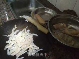 爆炒猪皮丝的做法步骤：5
