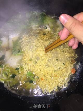 咖喱泡面的做法步骤：4