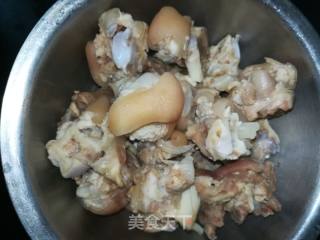 香辣猪蹄煲的做法步骤：2