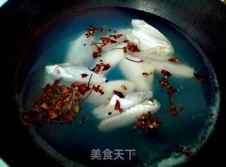可乐鸡翅的做法步骤：1