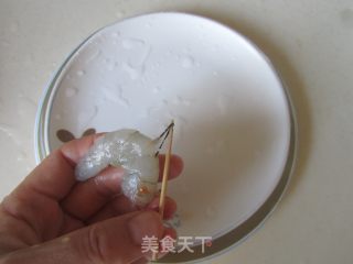 番茄炒虾仁的做法步骤：2