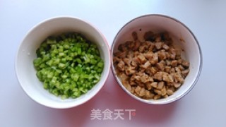 牛肉芹菜蛋炒饭的做法步骤：2