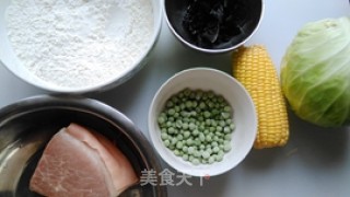 三鲜水饺的做法步骤：1