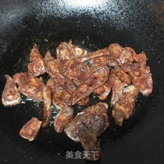 小白菜炒腊肠的做法步骤：2