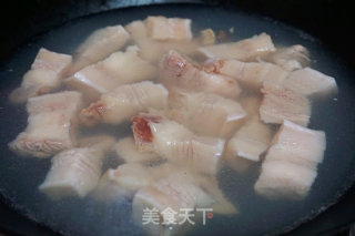 熏笋烧肉的做法步骤：2