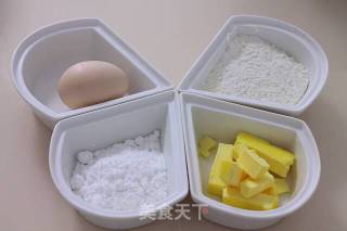 翻糖卡通纸杯蛋糕的做法步骤：1