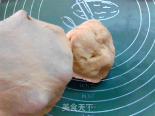 草莓法罗夫面包卷的做法步骤：4
