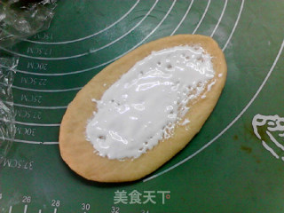 草莓法罗夫面包卷的做法步骤：8