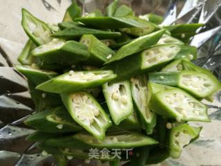 腊味小炒秋葵的做法步骤：1