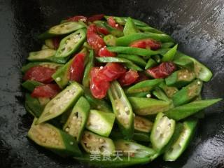 腊味小炒秋葵的做法步骤：4