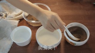 【小森妈妈菜谱】新吃法-夏日滋补龟苓膏的做法步骤：1