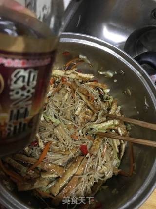 凉拌油豆腐金针菇的做法步骤：9