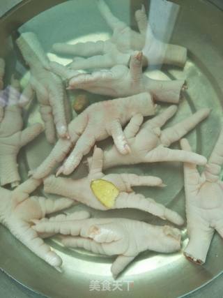 捞金爪的做法步骤：1