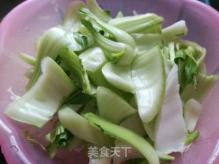 剁椒炖油豆泡的做法步骤：1