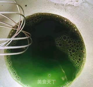 青汁蛋糕的做法步骤：1