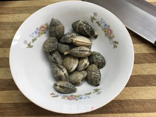 花蛤翠衣丝瓜的做法步骤：3