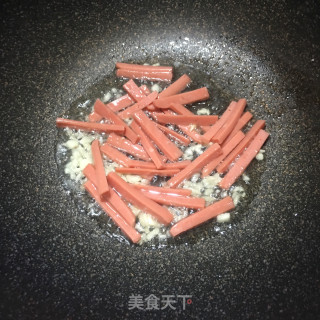 火腿肠炒河粉的做法步骤：5
