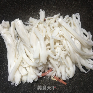 火腿肠炒河粉的做法步骤：6