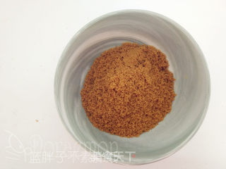 红糖枣泥戚风蛋糕的做法步骤：8