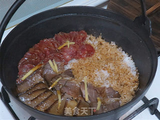 人气腊味料理【广式腊味煲仔饭】的做法步骤：8