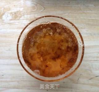 桃胶炖牛奶的做法步骤：2