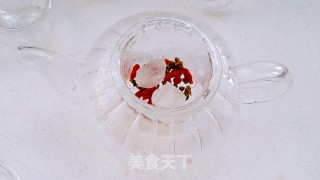 冰糖枸杞菊花茶的做法步骤：2