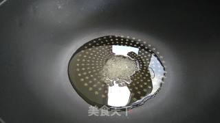 青椒木耳炒鸡肉的做法步骤：4