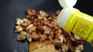 青椒木耳炒鸡肉的做法步骤：6