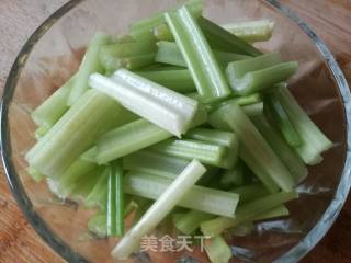 昂刺鱼炖豆腐的做法步骤：3