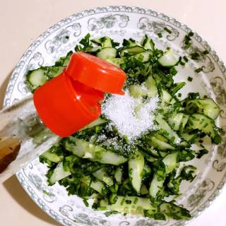 韭菜拌黄瓜的做法步骤：8