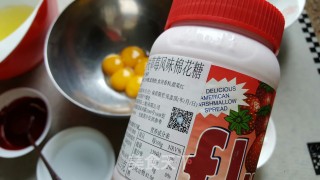 红色旋风蛋糕卷的做法步骤：2
