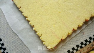 红色旋风蛋糕卷的做法步骤：16