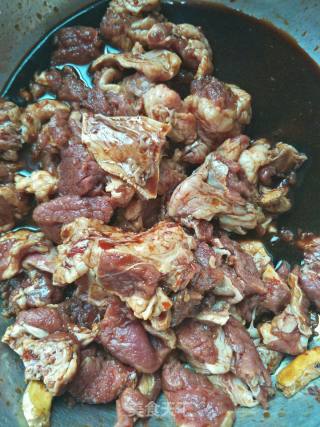 坛子牛肉的做法步骤：1