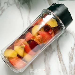 混合蔬果汁的做法步骤：4