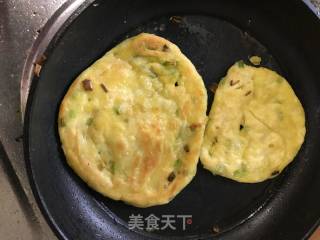 葱油饼的做法步骤：10