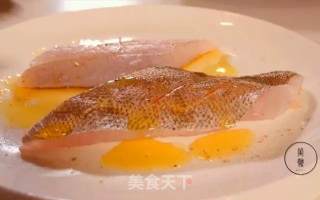 香煎海鲈鱼的做法步骤：1