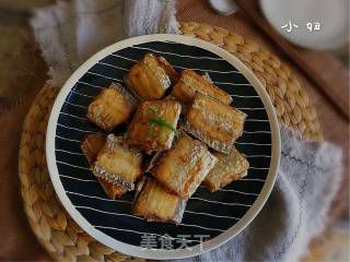 炸带鱼的做法步骤：7
