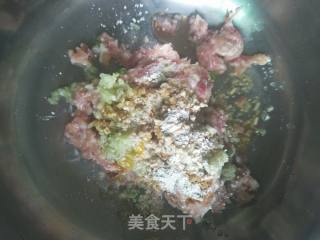 黄花菜肉丸汤的做法步骤：3