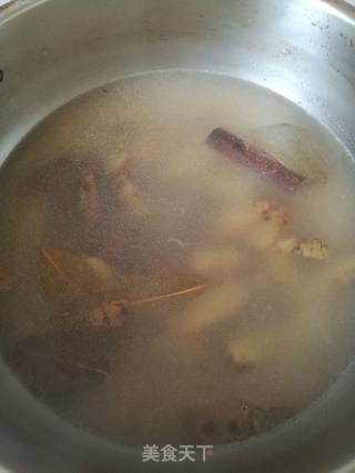 凉拌酸辣鸡爪的做法步骤：1