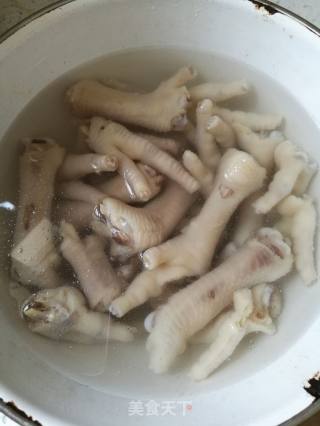 凉拌酸辣鸡爪的做法步骤：4
