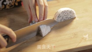 【小森妈妈菜谱】新吃法-夏日鲜果龟苓膏的做法步骤：7