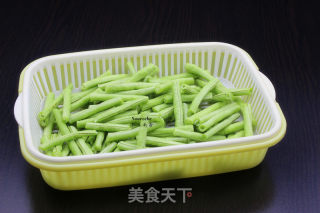 豆角焖鱼的做法步骤：3