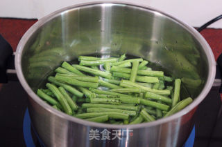 豆角焖鱼的做法步骤：4