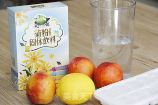 黄桃柠檬冰果汁的做法步骤：1