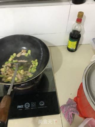 秋葵炒肉的做法步骤：3