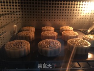 班兰莲蓉月饼的做法步骤：13