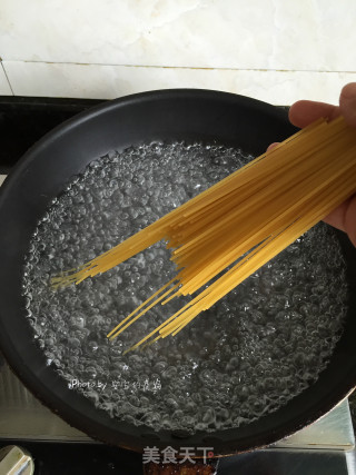 泡菜培根意面的做法步骤：2
